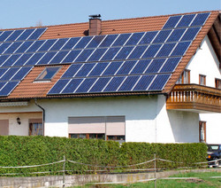 409 Haus mit PV-Dach