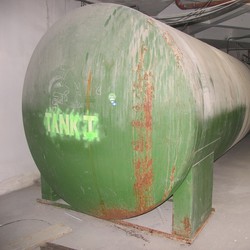 125 Alter Heiz&ouml;ltank / Foto Urbansky