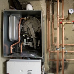 125 Kesseltausch / Foto: ZVSHK