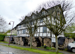 ED 02/16 Gelebte Utopie: Kommune Kaufungen (S. 16-19)