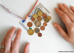 2418 Geldschein und Münzen / Foto: pixabay.com/peter-facebook