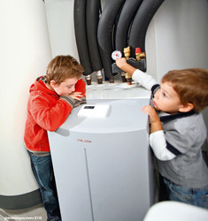 298 Kinder und Wärmepumpe / Foto: globalenergysystems (CC0)