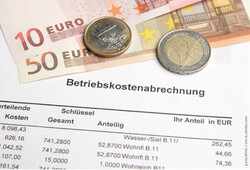 263 Geld Betriebskostenabrechnung / Foto:perschfoto / stock.adobe.com