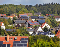 ED 02/2022 PV-Steuer wird gesenkt und vereinfacht (S. 22)
ED 02/2023 Interessantes aus der PV-Sprechstunde (S. 18)
ED 02/2024 Turbo für PV-Ausbau beschlossen (S.17)