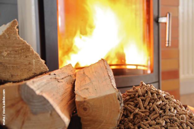 Brennholz fürs Klima: Weniger, effizienter, sauberer