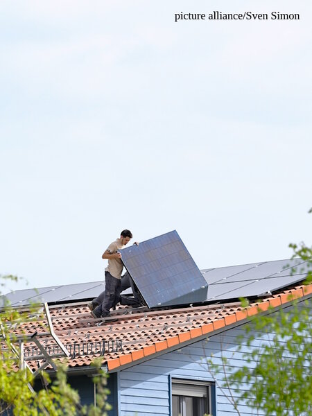 ED 02/2025 PV-Anlage kaufen oder mieten? (S.23)