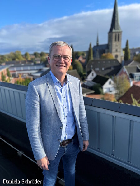 ED 04/2025 Mein Nachbar, mein Energieversorger (S.20–23)